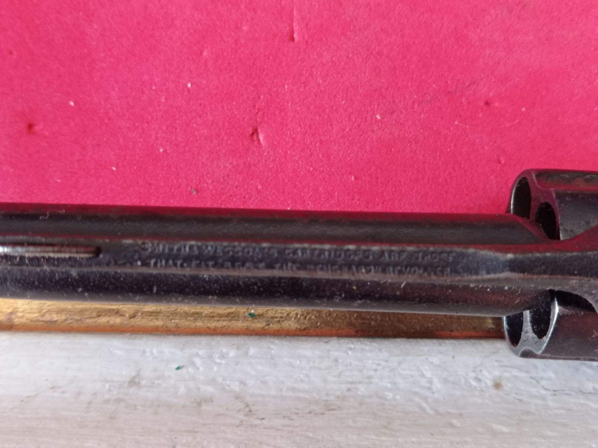 Restos de pistola desativada