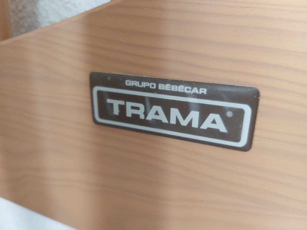 Cama de bebé Trama