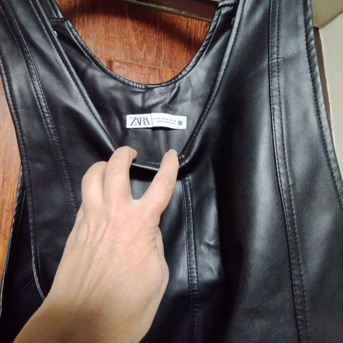 Продам женский комбинезон из экокожи