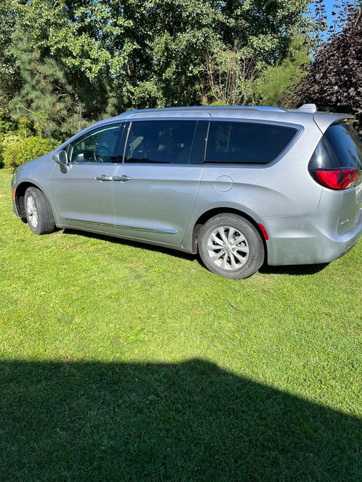 Chrysler Pacifica Bogato doposażony.