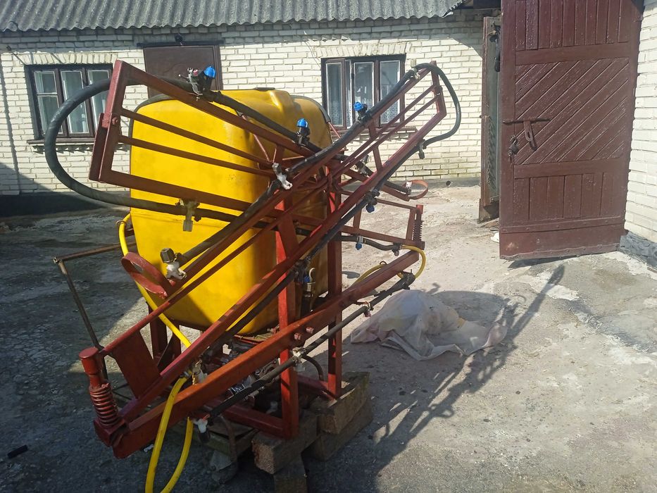 Оприскувач для трактора