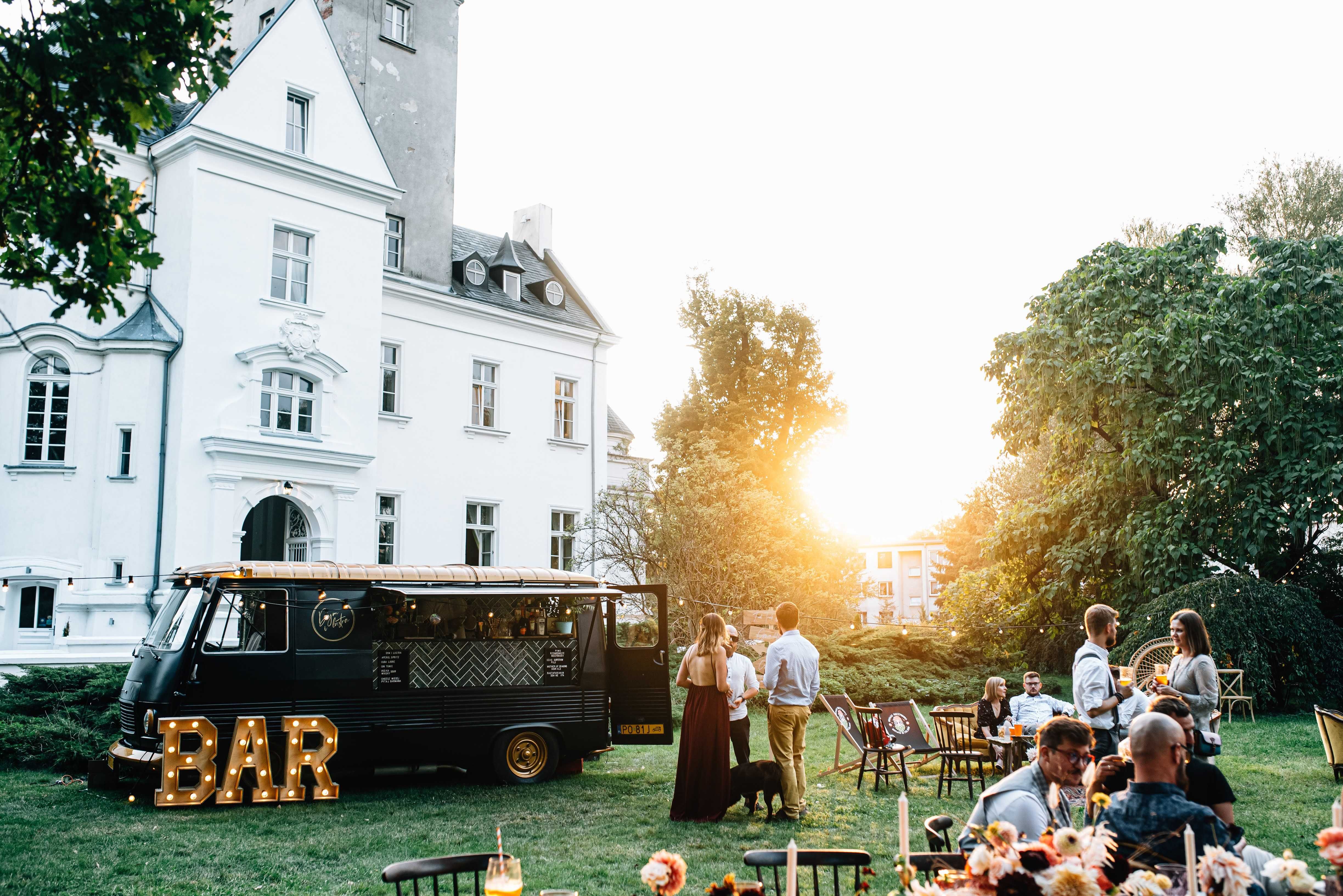 Prosecco van - zabytkowy koktajl bar / mobilny barman