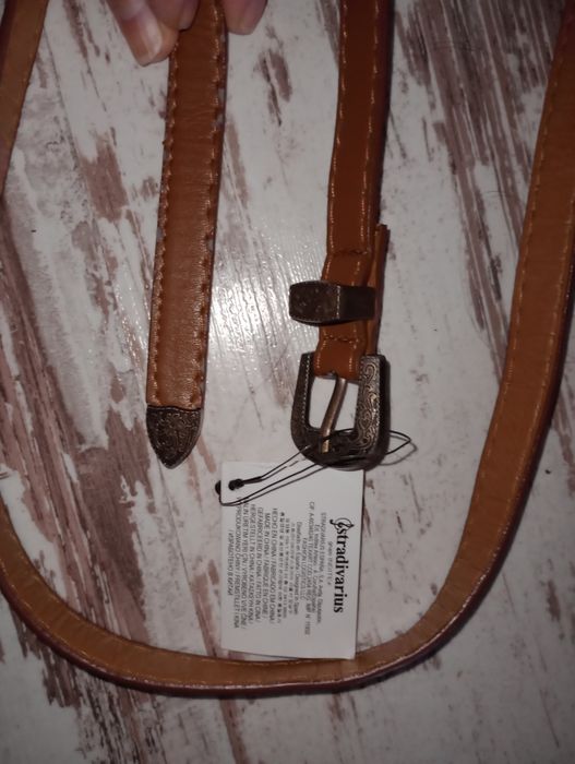 Nowy pasek damski " Stradivarius"