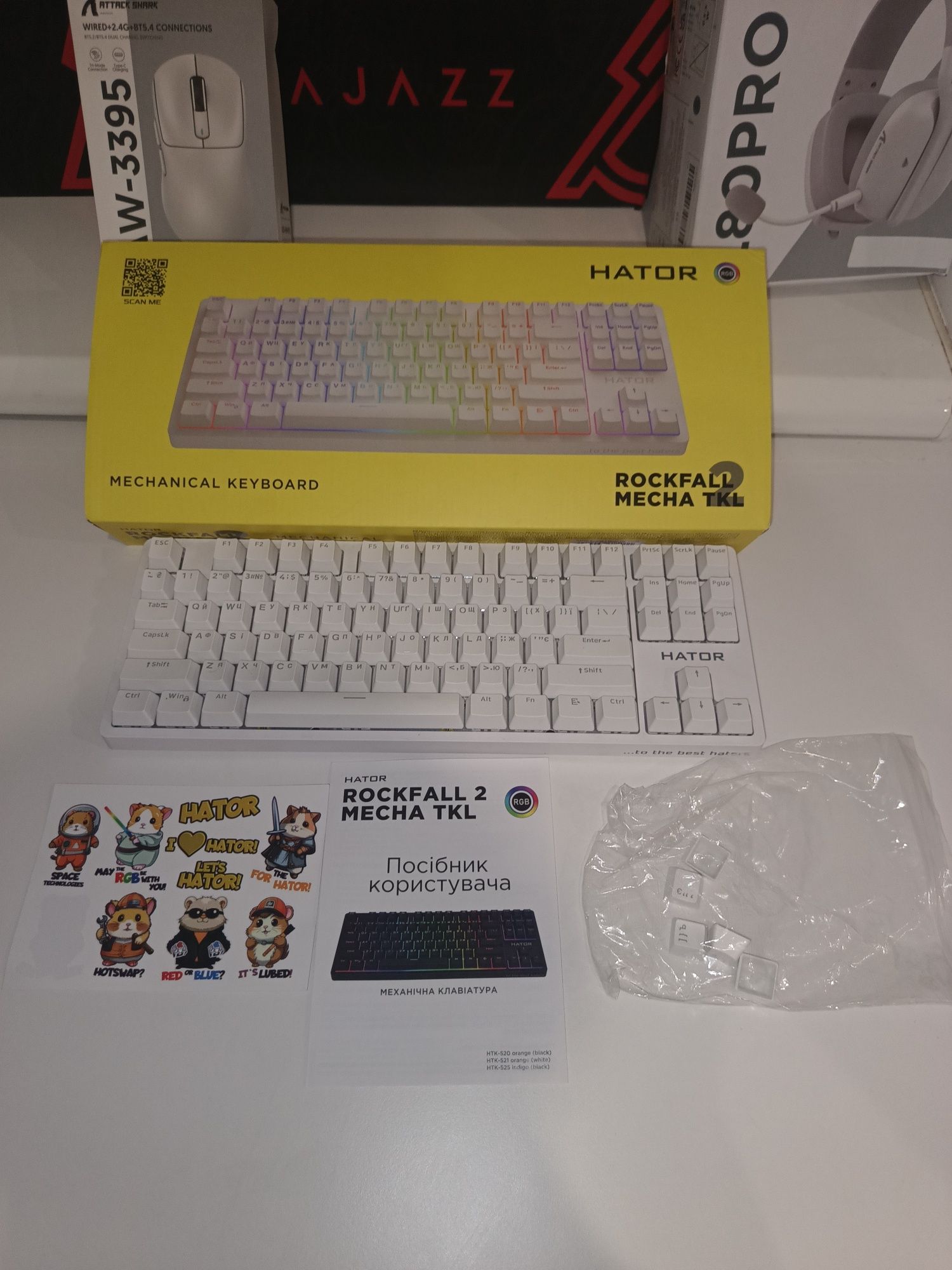 Rockfall 2 TKL Mecha white
Black