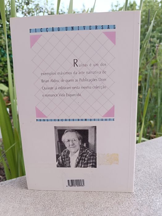 Ruínas de Brain Aldiss