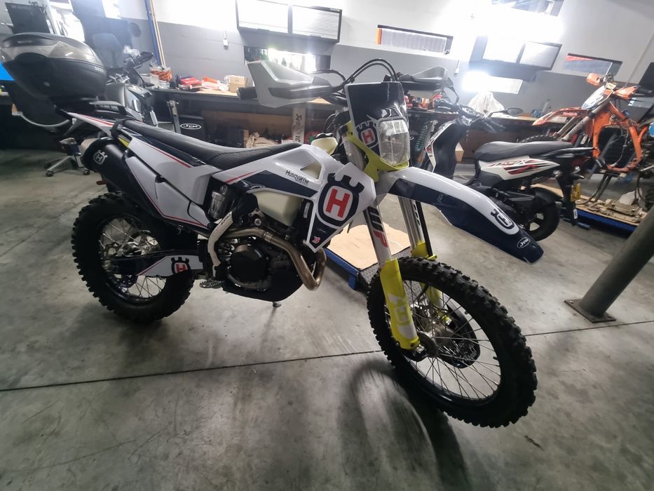 Husqvarna FE 450 matriculada