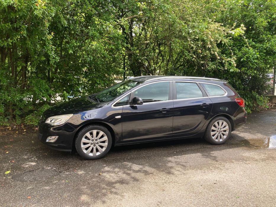 Opel Astra Sport Tourer – Único Dono.