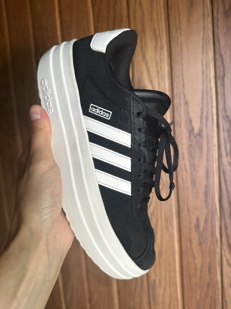 Кроссовки adidas для девочки оринигал