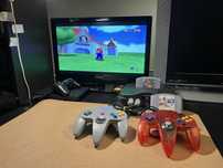 Konsola Nintendo 64  + Super Mario 64+ Fifa99 + 2 pady