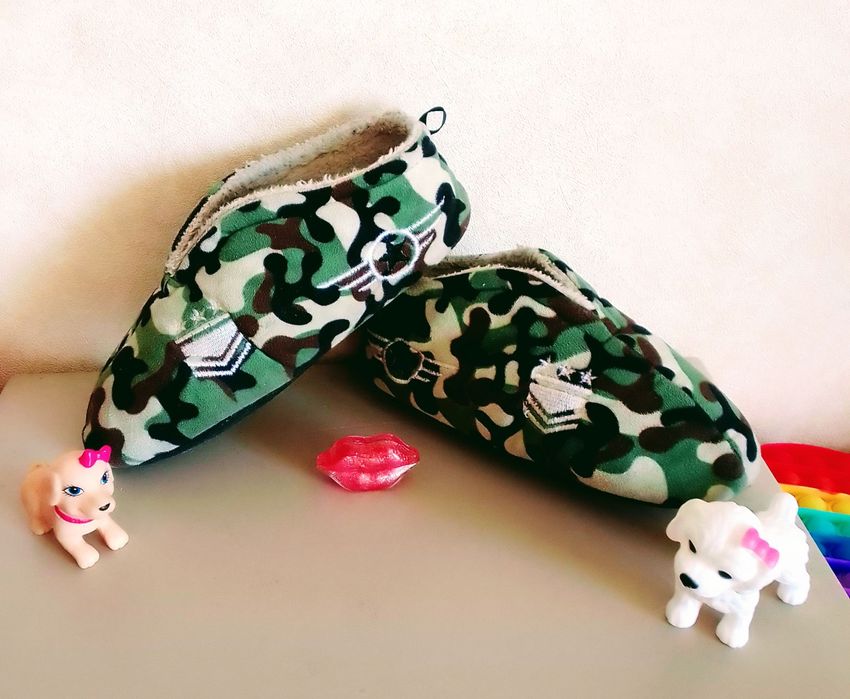 Свои фирменные теплые тапочки MILITARY. Made in Turkey. Размер 31.