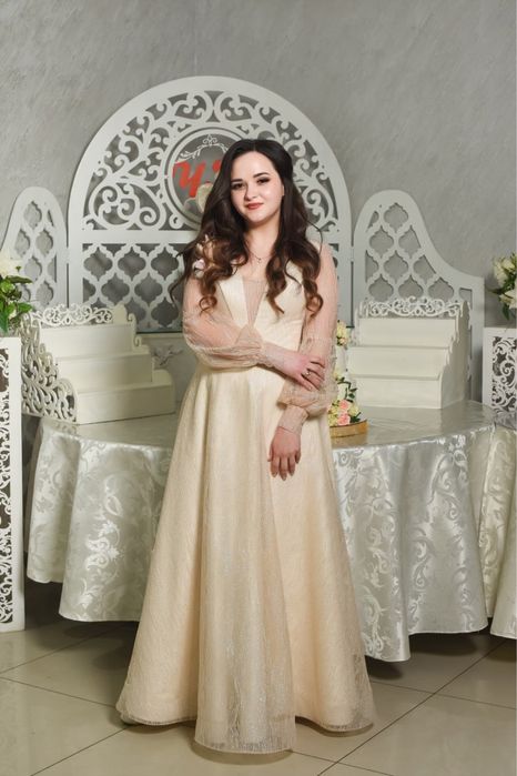 Святкове плаття / Вечірня сукня / Бежеве нарядне плаття