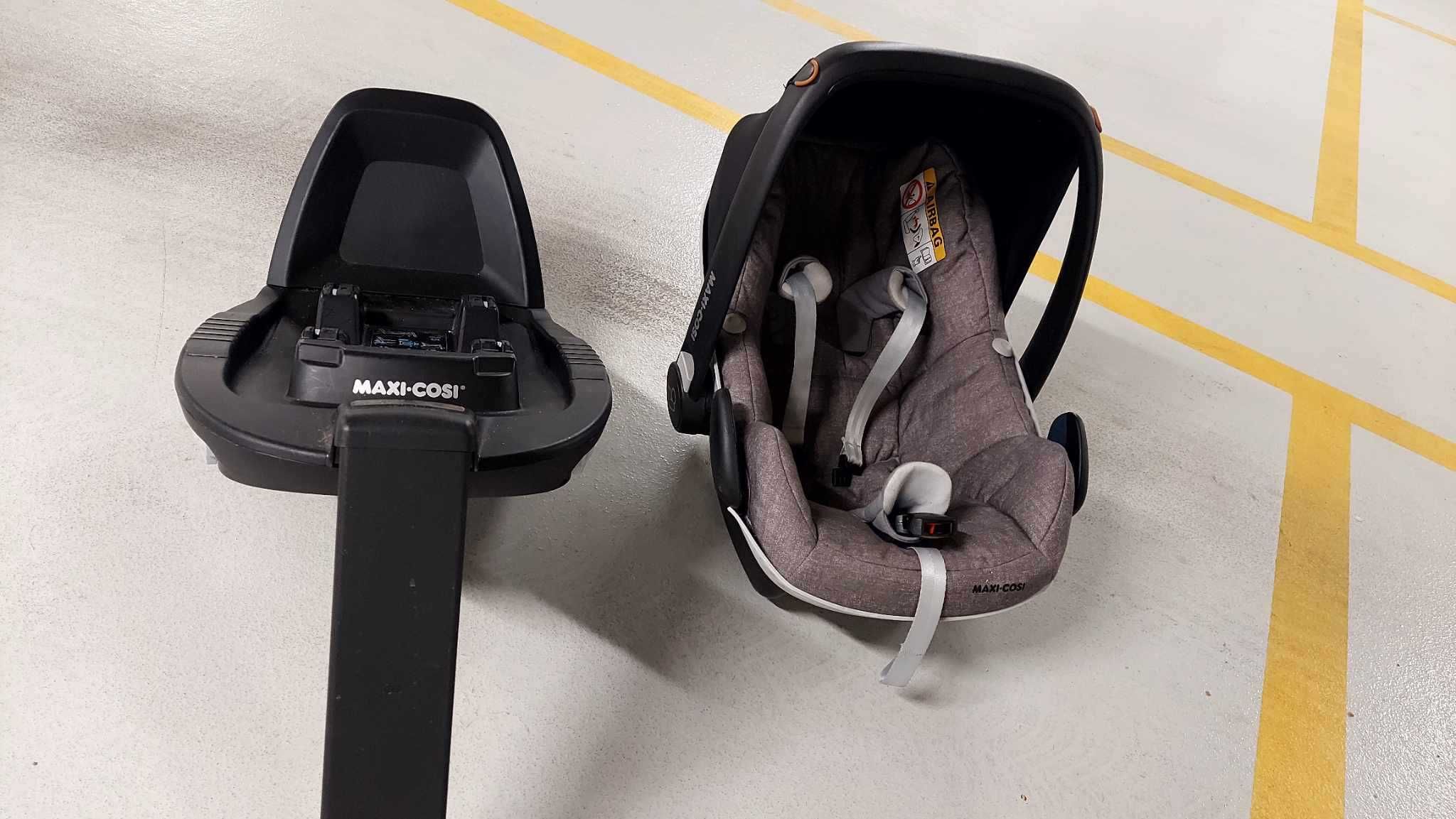 Maxi Cosi Pebble Pro I-Size plus baza montażowa 3WayFix