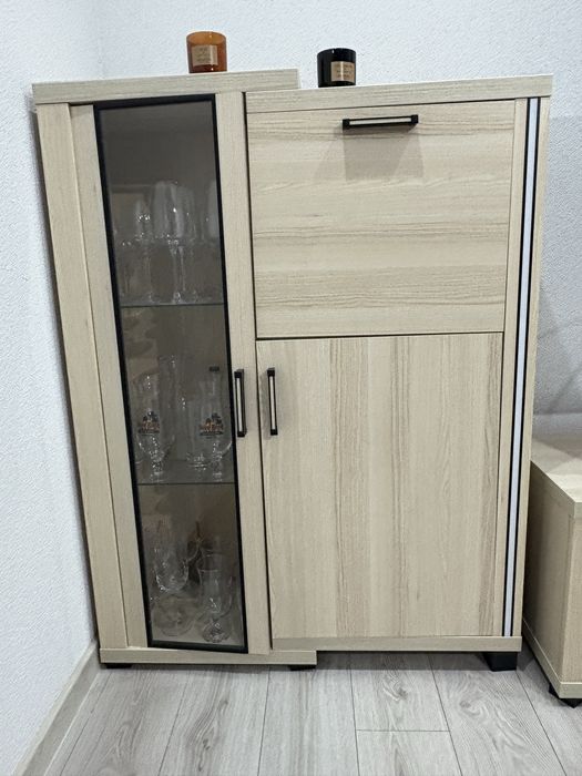 Meble do salonu - 500 zl - zetaw składający się z 4 elementów