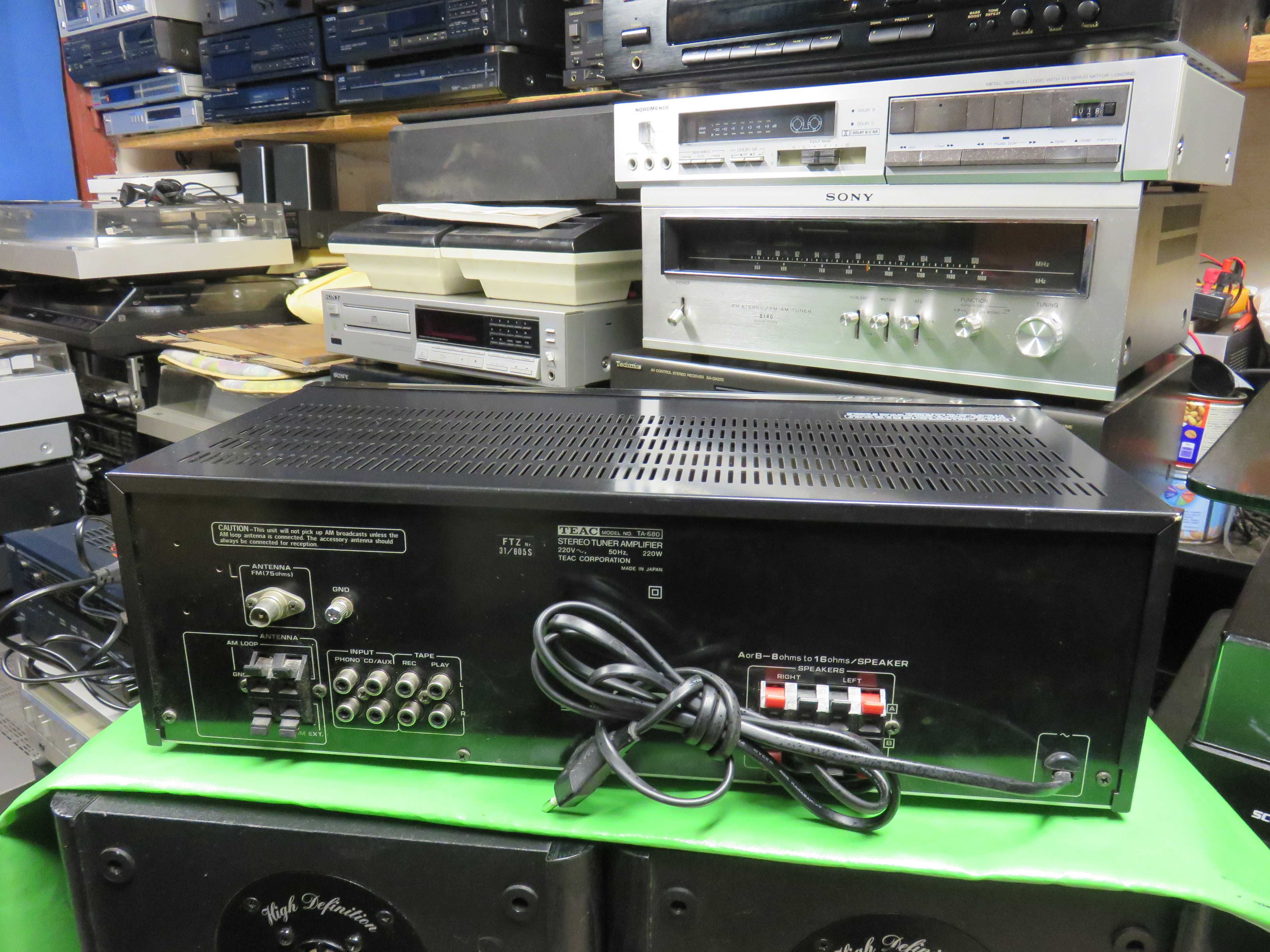 Amplituner Teac TA-680