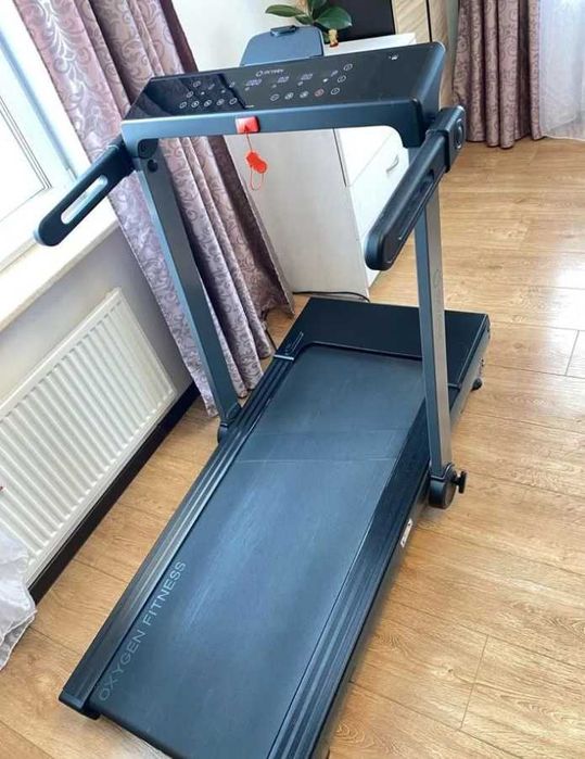 Бігова доріжка для кардіо