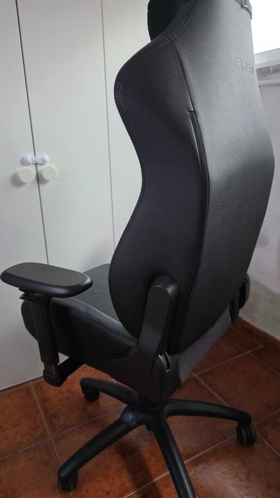Vendo Cadeira Razer Iskur V2 - Black