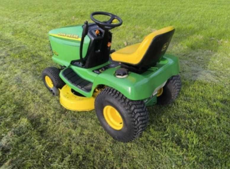 Садовий трактор газонокосарка John Deere Lt 133    13Hp
