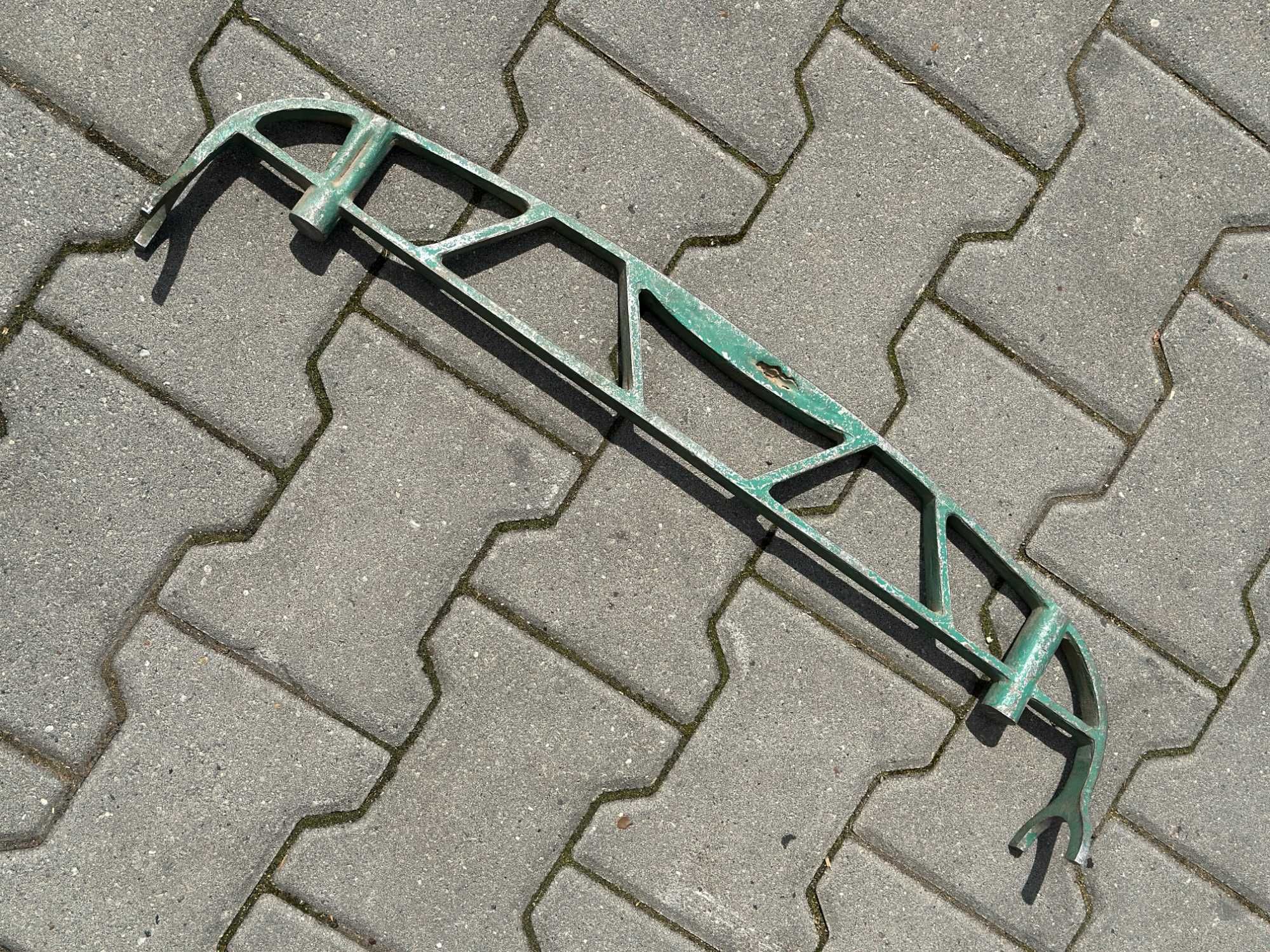 A332. Ustawiacz noży w grubościówce 630 mm