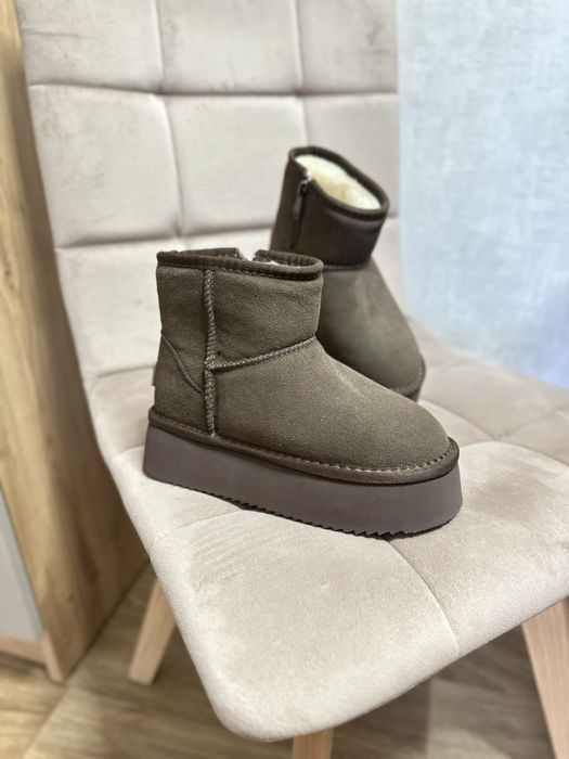 Уггі в шоколадному кольорі на дівчинку