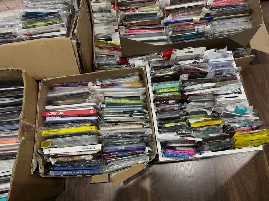 Lote + 2000 Acessórios Telemóveis Capas Películas Artigos Novos Stock