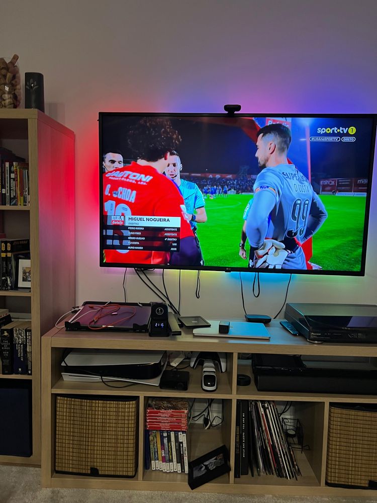Vendo TV 55 LG, acompanha suporte para parede  e Backlight .