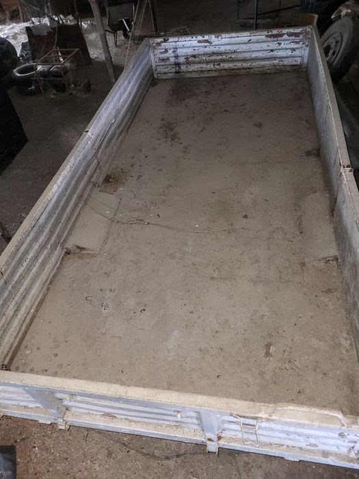 Przyczepa jednoosiową 4,3m x 2,2 m