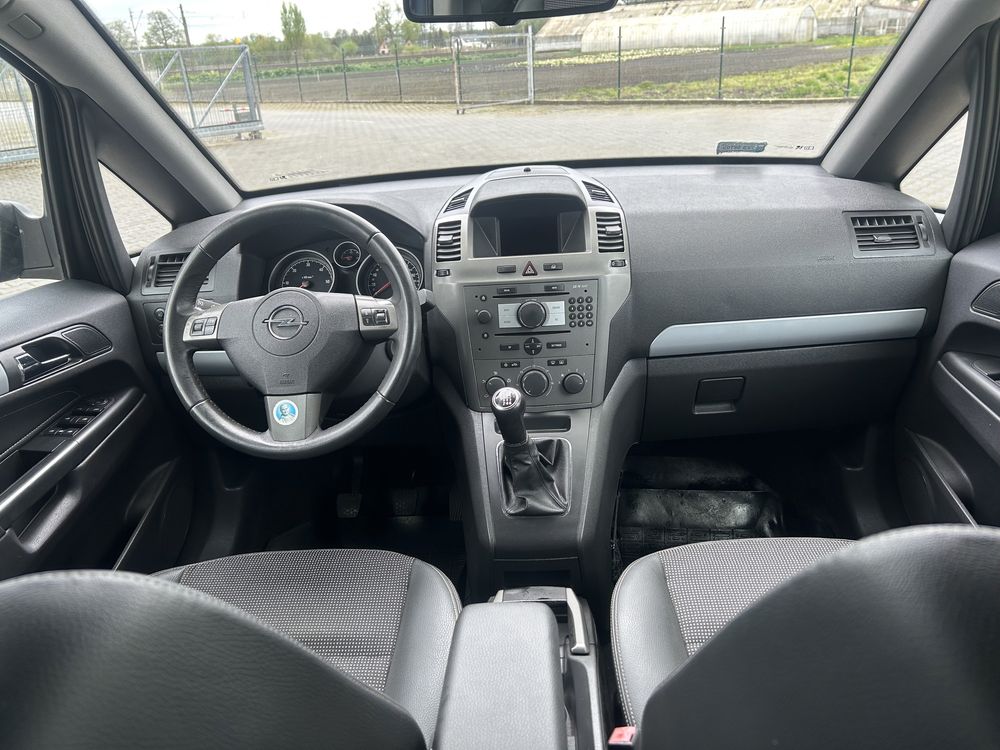 Opel Zafira B 1.9 cdti 150km cosmo 7 osobowy hak zadbana