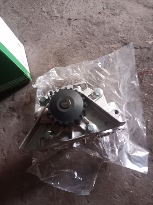 Помпа Citroen C4, С5, Jumpy, Xsara Picasso, Fiat Scudo 1.8-2.0i