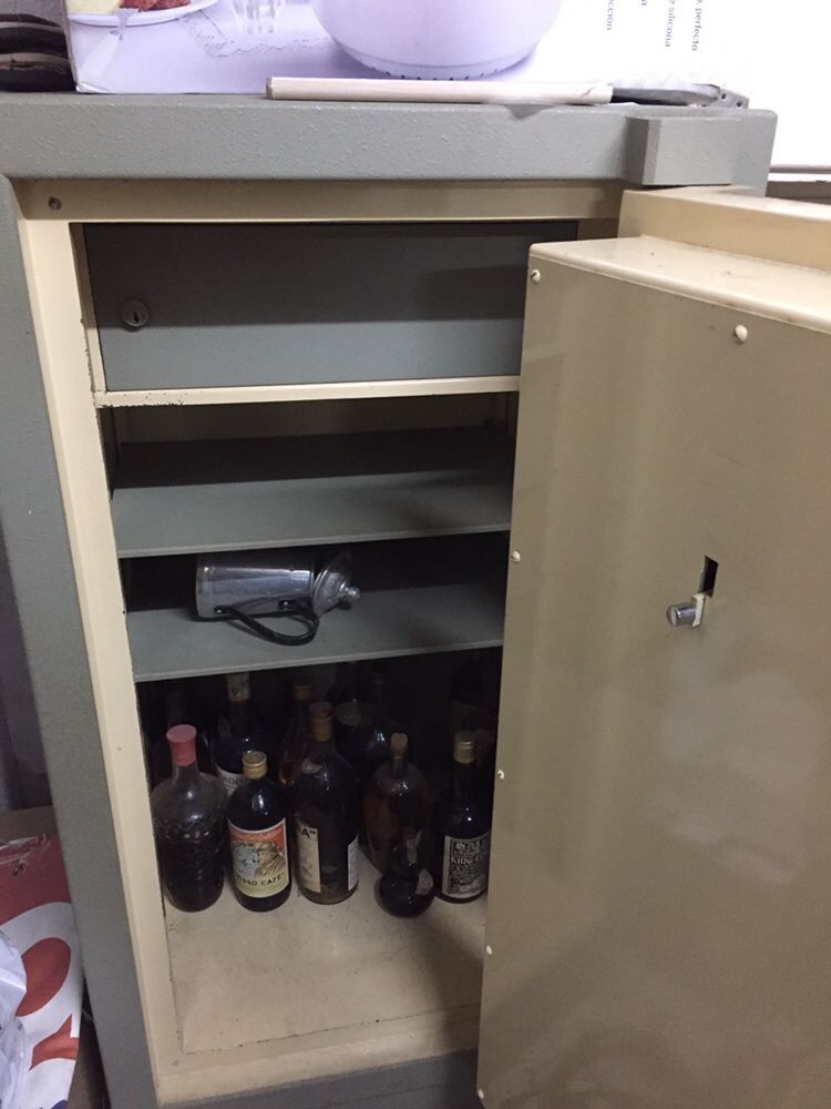Cofre grande com código e chave