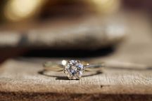 Złoty pierścionek z brylantem 0.49ct