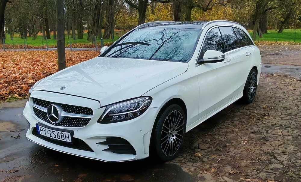 Mercedes C300 AMG line,  benzyna 258KM,  62tys , jasna skóra ecru