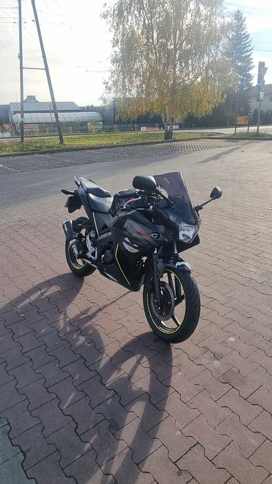 Honda cbr125r  2015(KAT. B/A1) 31k km, opłaty do 08.2026(oc, przegląd)
