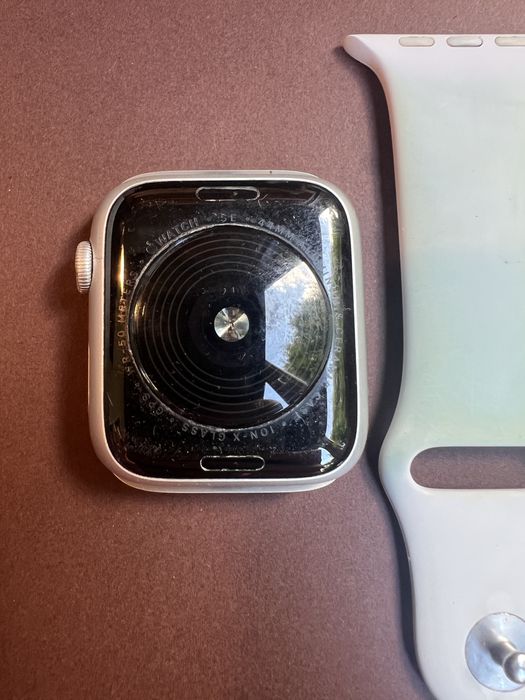 Apple watch SE 44mm model A2352