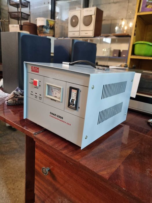 Стабілізатор напруги 220В