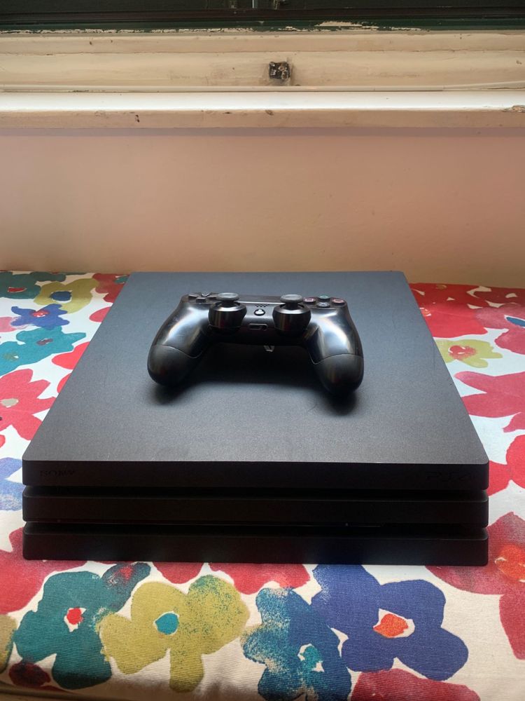 Playstation 4 Pro 1TB