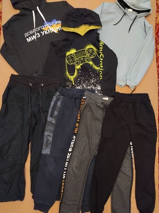Пакет одягу 134-146 ,спортивні штани,толстовки,футболки