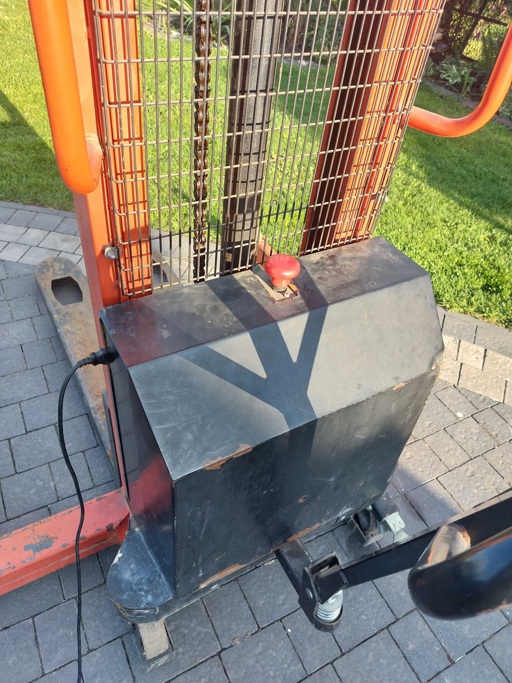 Wozek paletowy elektryczny