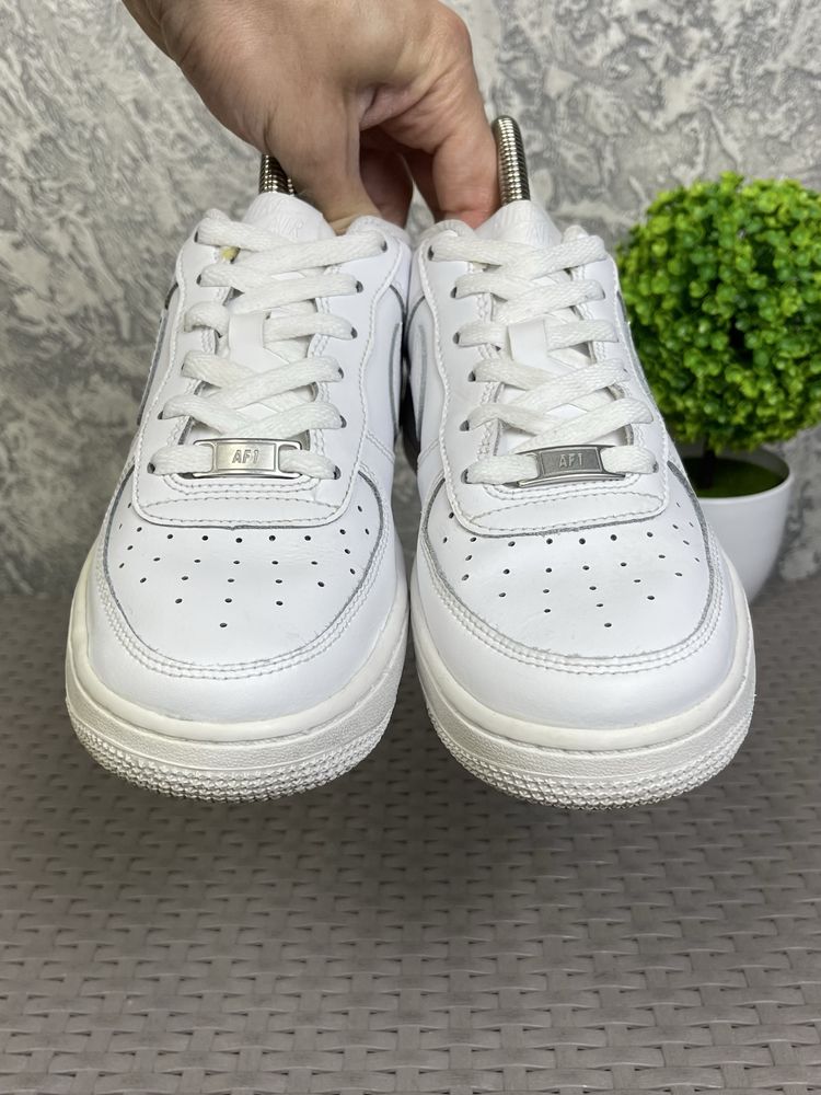 Nike Air Force 1 кроссовки 38 размер кожаные белые оригинал
