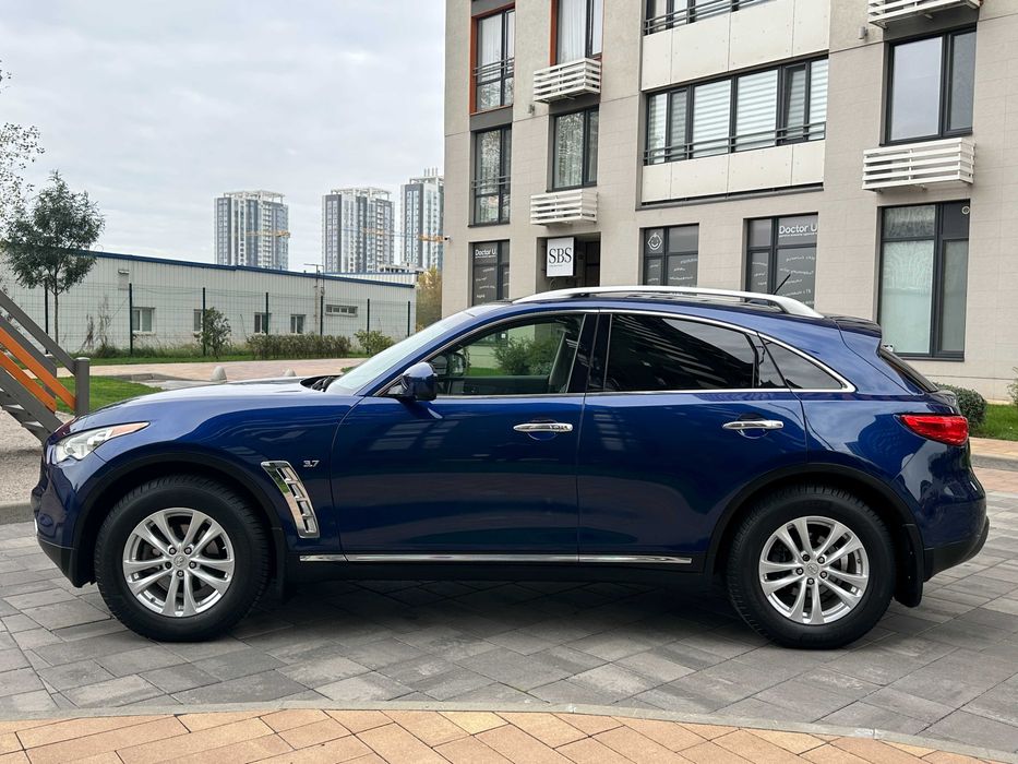 Infiniti QX70 3.7i V6 Premium