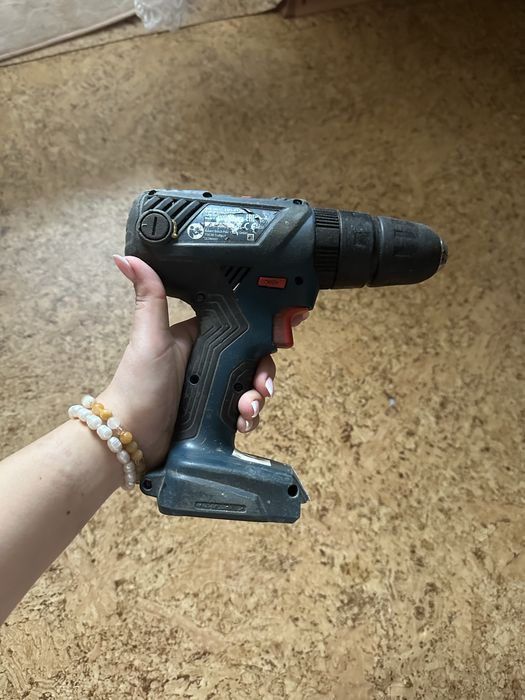 Шуруповерт ударний bosch