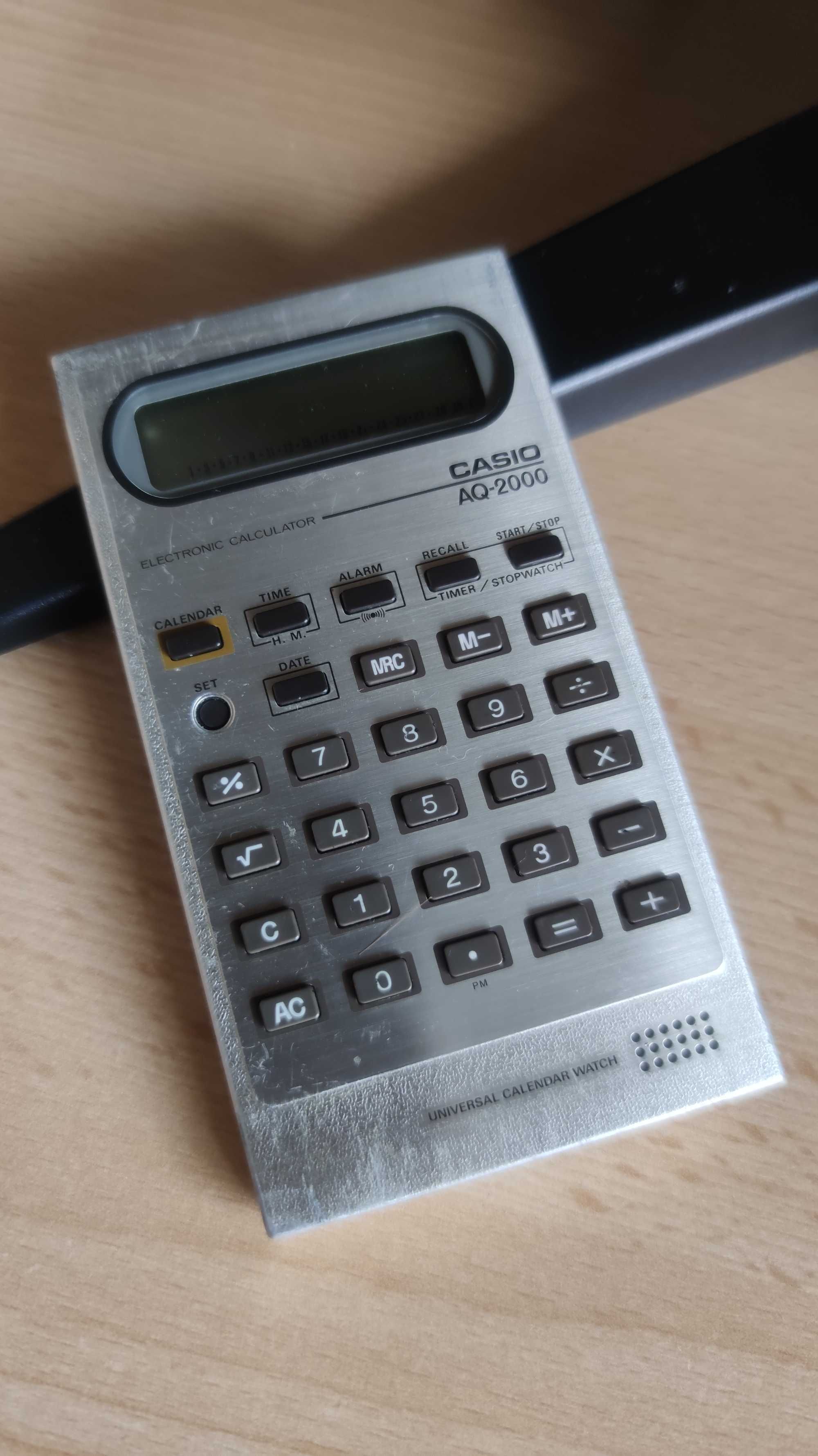 Calculadora Casio AQ-2000 vintage