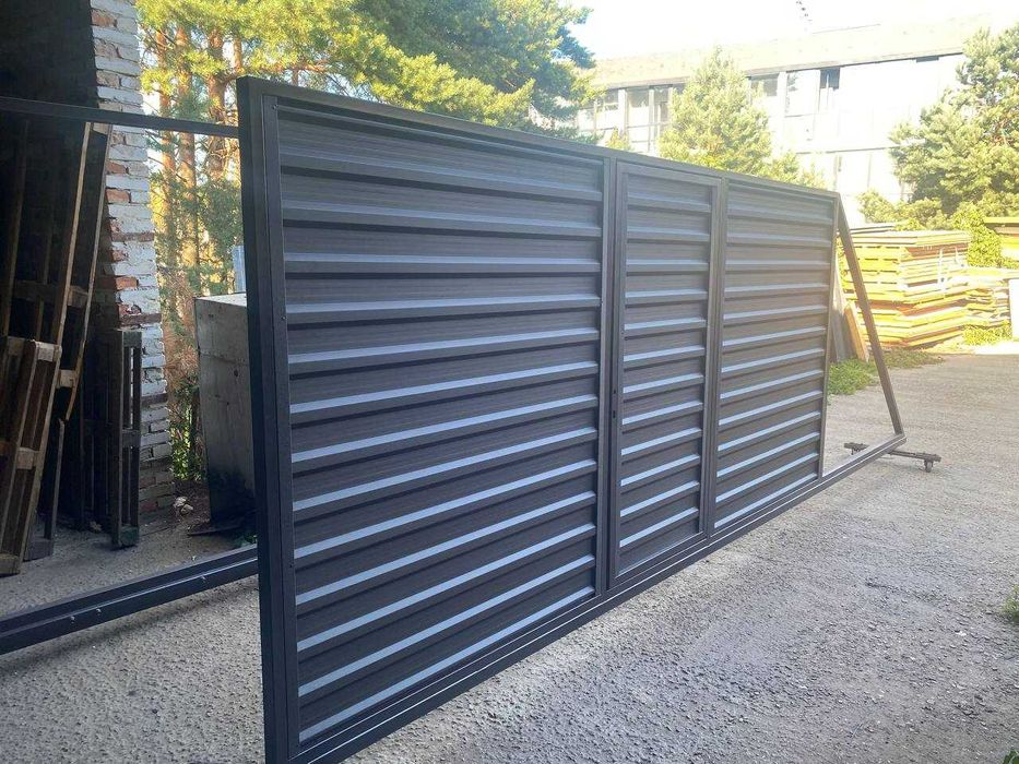 ВІДКАТНІ ВОРОТА з металу — швидкий монтаж, вигідна ціна