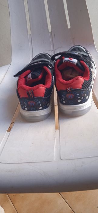 Desporto de criança preto