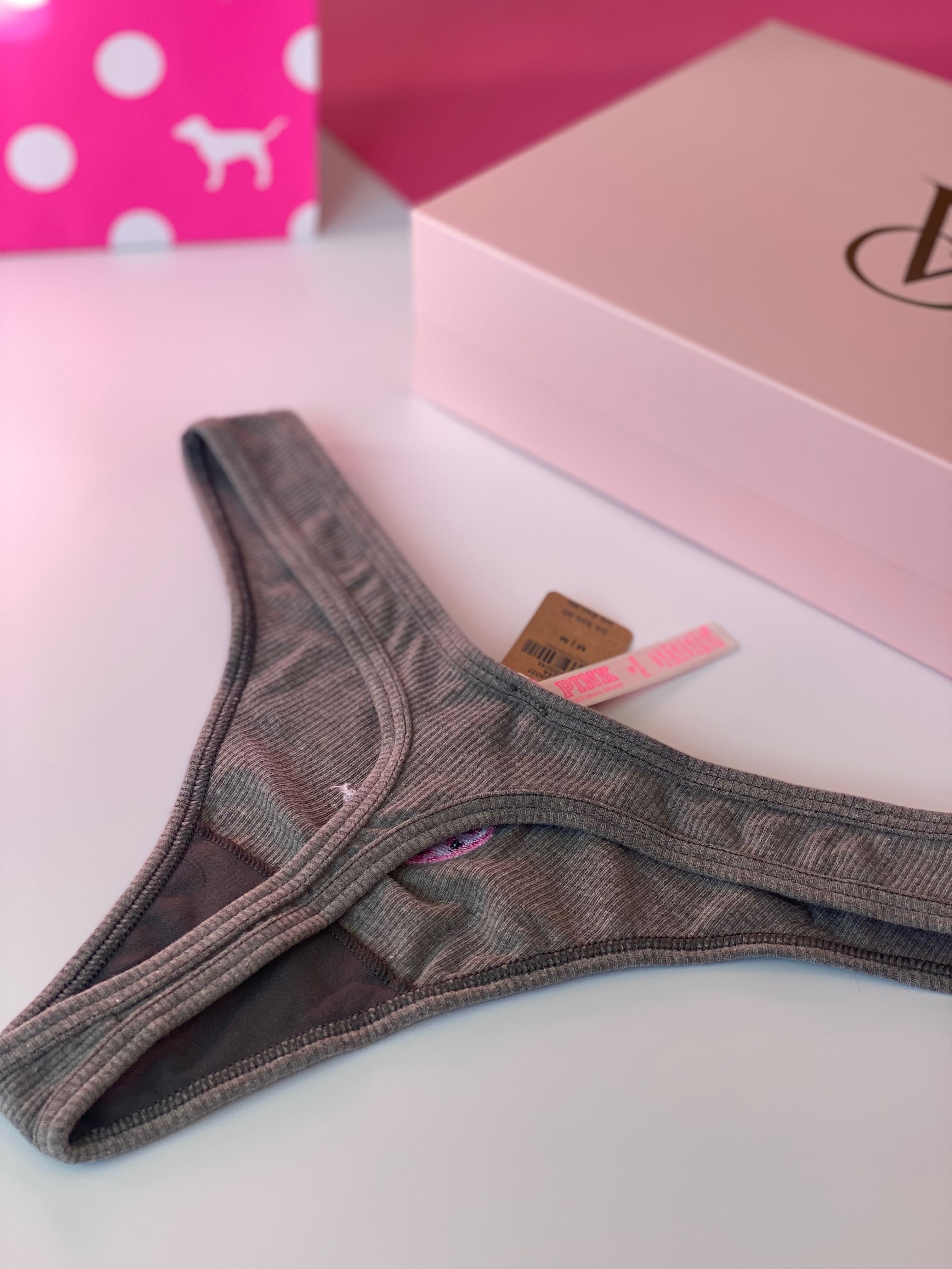 Трусики стринги в рубчик Victoria's Secret , Pink