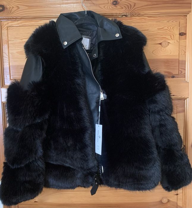 Czarna ekoskora ramoneska z futrem