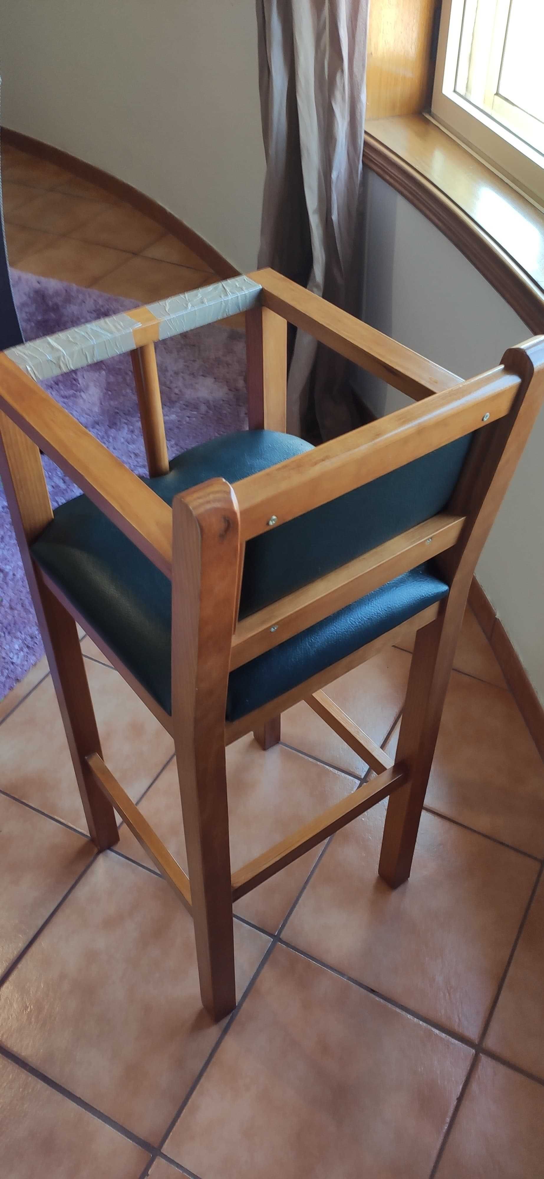 Cadeira de bebé em pinho maciço