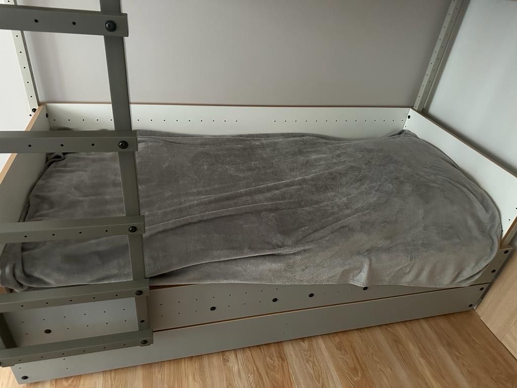 Łóżko piętrowe i 2 materace, stan idealny , meble VOX