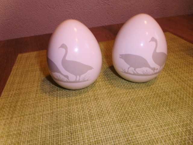 Porcelanowe białe jajka