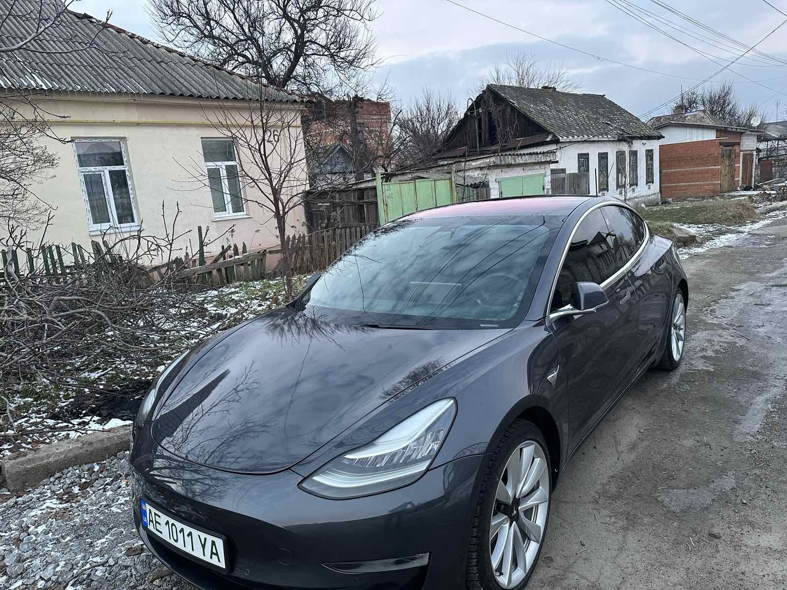 Tesla model 3.  2018 р