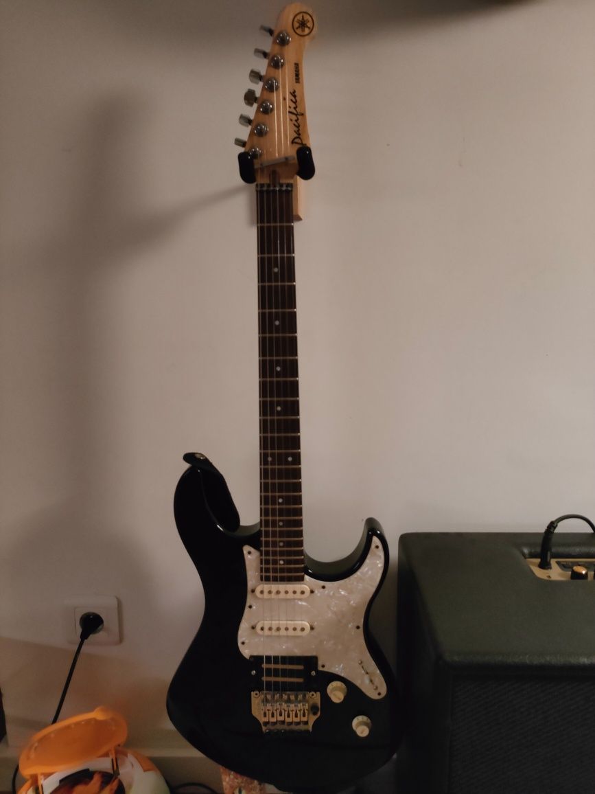 Yamaha Pacifica Custom